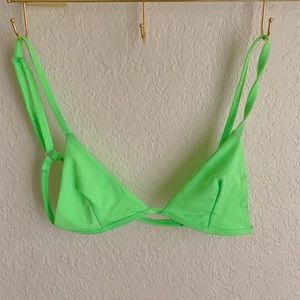 NEON GREEN bikini top💚💚